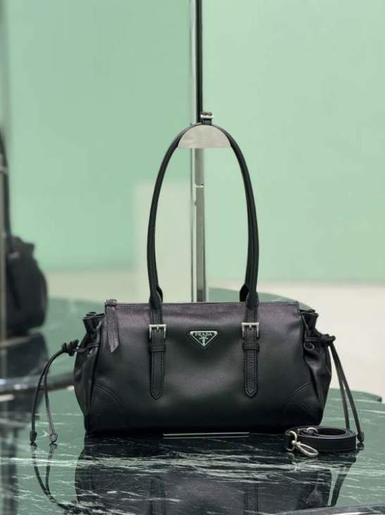 Picture of Prada Handbags _SKUfw226205646fw